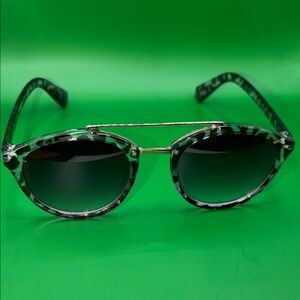 Women’s URBANICA SG 16040 CAT 3 SUNGLASSES Black Tortoise Shell Pattern